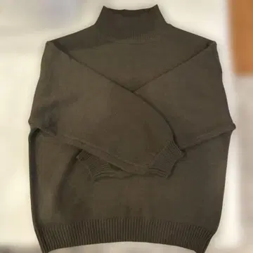 다크 그린 터틀넥 스웨터 M