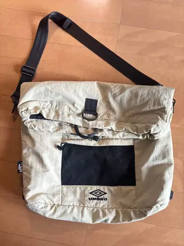 UMBRO 베이지 숄더백 냅색 백팩 엄브로