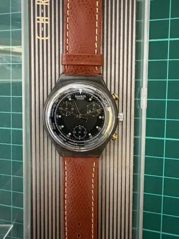 Swatch 크로노그래프 손목시계 블랙/브라운