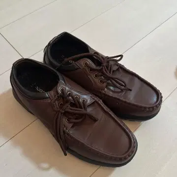 브라운 가죽 로퍼