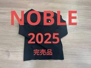 noble 완판템 2025 숄더 버튼 타이트 리브 니트 블랙
