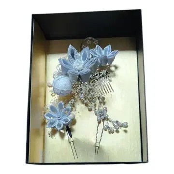 일본 의류 머리 장식 꽃 모티브 실버와 화이트