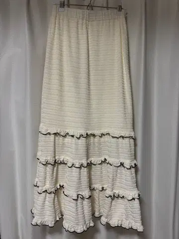 릴리안 캐럿 프릴 롱 스커트