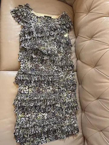 ICANDY 프릴 꽃무늬 슬리브리스 원피스