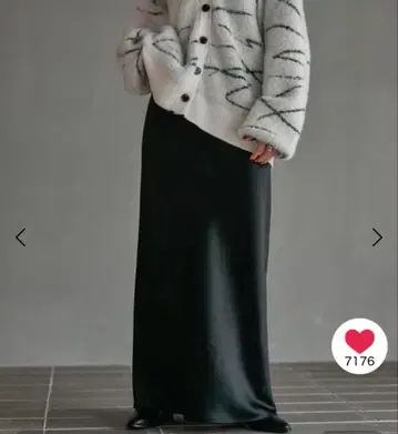 LEPSIM 스트레치 새틴 스커트 블랙