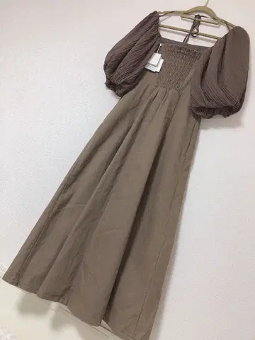 13 [새상품급] MERCURYDUO 플리츠 슬리브 컬러 스티치 원피스