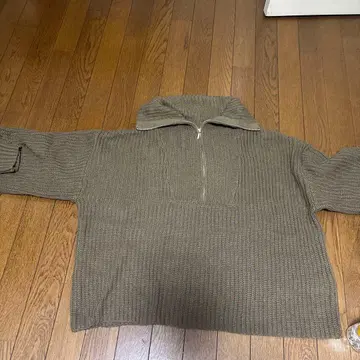 브라운 하프 지퍼 니트 스웨터