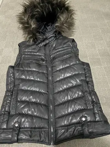 블랙 다운 베스트 퍼 포함