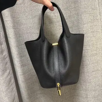 블랙 가죽 토트백