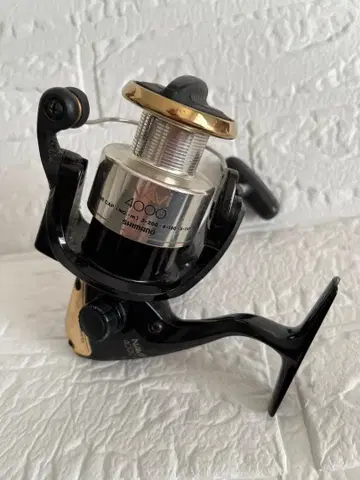 SHIMANO NAVi 4000 스피닝 릴