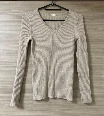 이에나 니트 상의