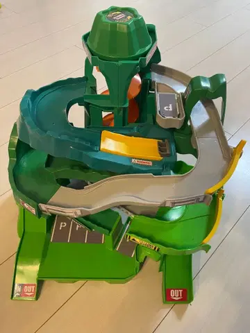 토미카 트윈 코스를 사용한 미니카