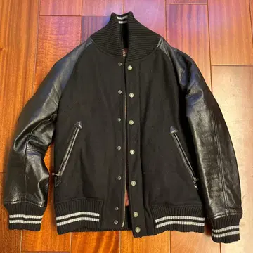 MR. OLIVE 바시티 자켓 블랙