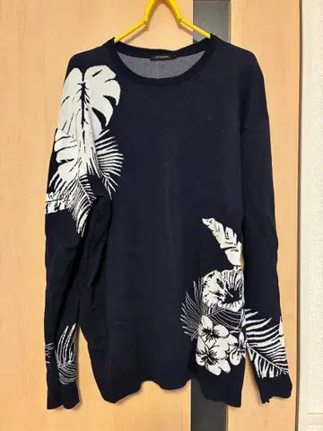 LOVELESS 네이비 플라워 프린트 긴팔 니트