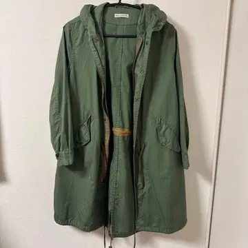 올리브 그린 모즈 코트 후드 부착
