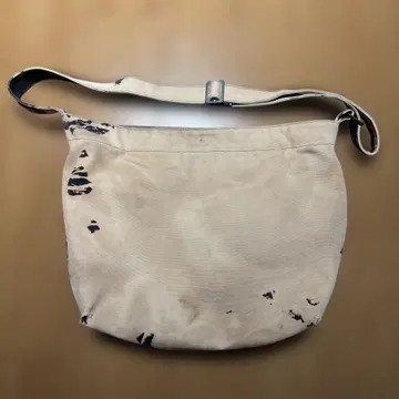 [ 분위기계 ] 코튼 덕지 블리치 데미지 가공 숄더백