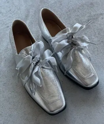 AIC 실버 리본 로퍼