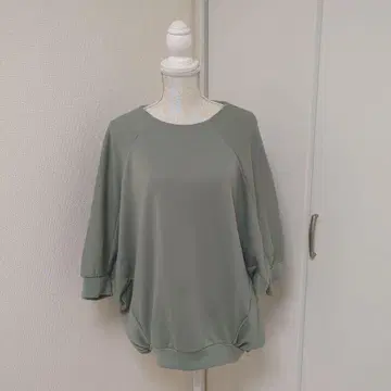 시빌라 플라야 블루 계열 7부 소매 상의 벌룬 실루엣