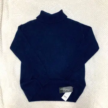[ 미사용 새상품 ] 캐시미어 100% 터틀넥 M 사이즈 네이비 컬러