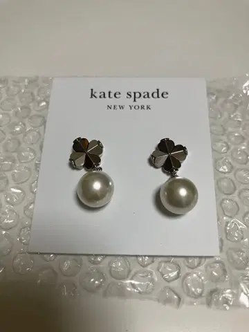 케이트 스페이드 스페이드 플라워 펄 드롭 귀걸이
