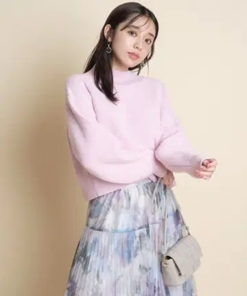 저스길리티 울 캐시미어 하이넥 풀오버 핑크 새상품급