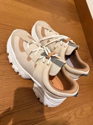 새상품 남편이 잔 후에 오리지널 즉시 착용 스니커즈 베이지 M