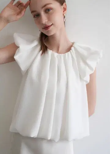 Acka drape volume tops / White