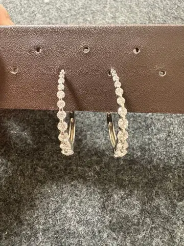 크리스탈 귀걸이 925 각인 있음 반짝반짝