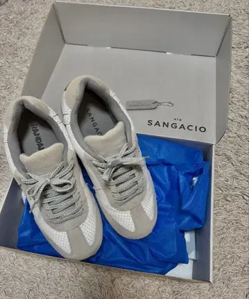 한정품 via SANGACIO 스니커즈
