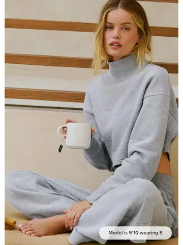 alo 셋업 Serenity 크롭 맨투맨 & 와이드 팬츠 M 그레이