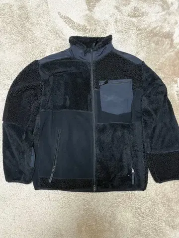 UNIQLO 엔지니어드 가먼츠 플리스 L 블랙