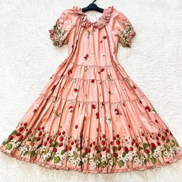 2025 핑크하우스 딸기 무늬 프린트 미디 기장 원피스 프릴 벨트