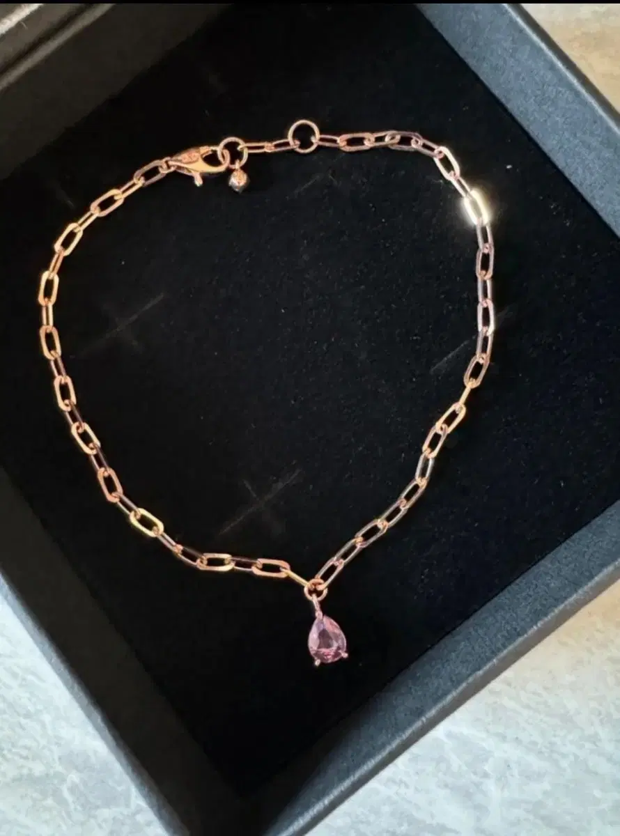 14k Pretty Vahn Bangles O-ring Chain Bracelet 450,000 Won Each  #14k,#18k,#14k팔찌 on Bunjang Global Site.