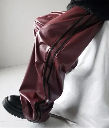 버건디 합성 피혁 와이드 팬츠