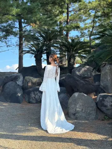 화이트 레이스 슬리브 롱 드레스