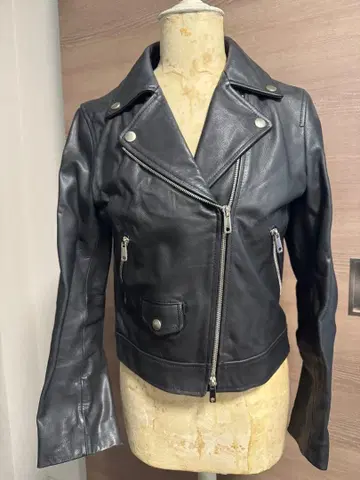 UNITED TOKYO 블랙 가죽 라이더 자켓