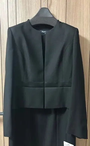 새상품 아쿠아 스큐텀 도쿄 소와르 예복 9호