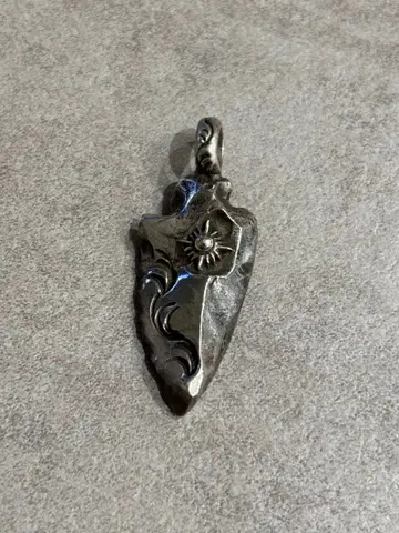 애리조나 프리덤 태양신 화살촉 펜던트