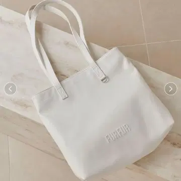 FURFUR 퍼퍼 엠보싱 로고 토트백 M 아이보리