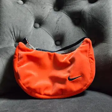 [ 레어 희귀 ] NIKE 라운드 미니 핸드백 스웨이드 고급 스우시