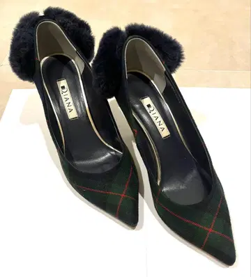 DIANA 체크 무늬 퍼 장식 하이힐