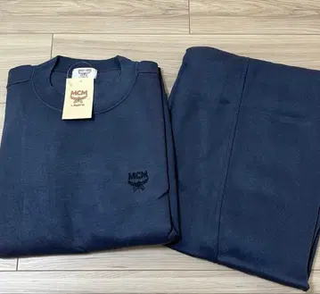 MCM 맨투맨 세트 셋업 택 포함 미사용품