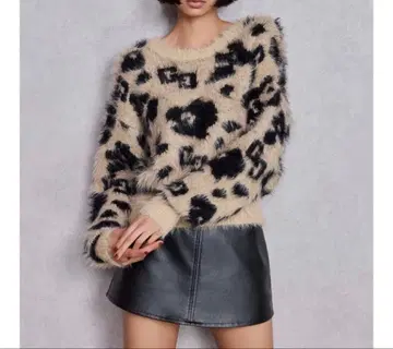 GYDA GG 레오파드 샤기 숏 니트탑