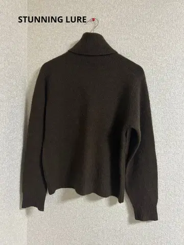 STUNNING LURE 울 스웨터