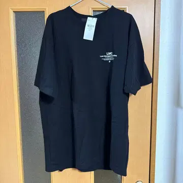 LMC. 블랙 블랙 티셔츠 미사용