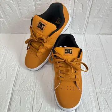 남성용 스니커즈 DC shoes 디시 슈즈 27cm 브라운