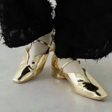 메탈릭 포인트 슈즈