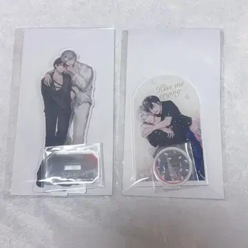 Kiss me crying 메이트 복권 아크릴 스탠드