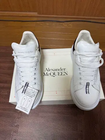 Alexander McQueen 스니커즈 화이트/블랙