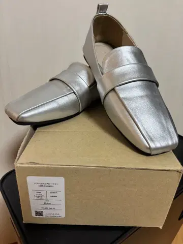 Lisa Lisa 실버 스퀘어 로퍼